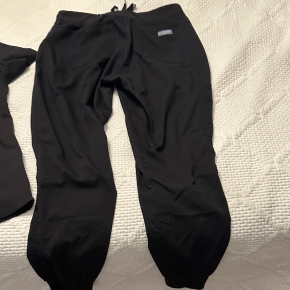 Med Couture Black Scrub Top - Picture 7 of 7